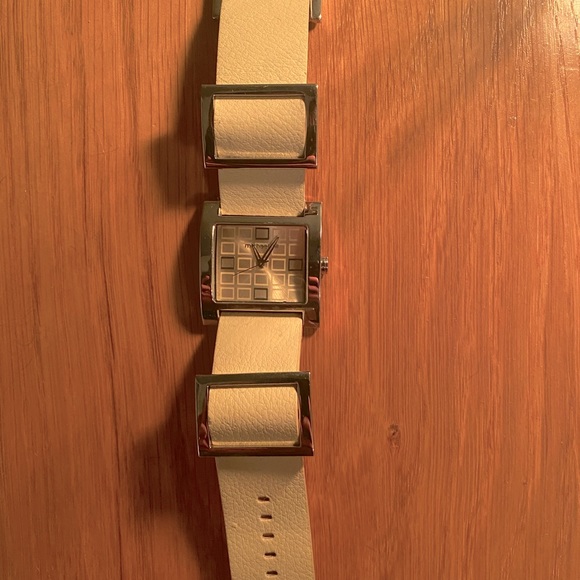 Michael Hill Watch ⌚️ - Picture 2 of 2